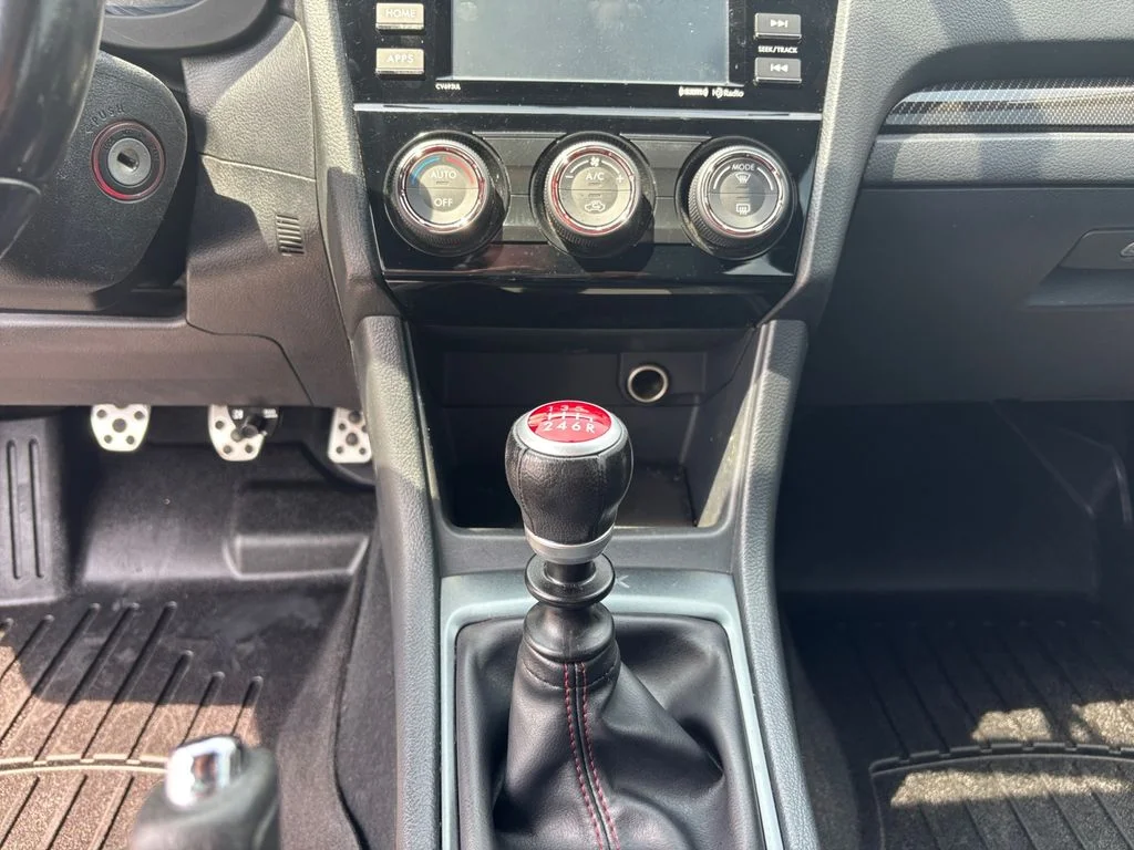 Used 2018 Black Subaru Base image 12