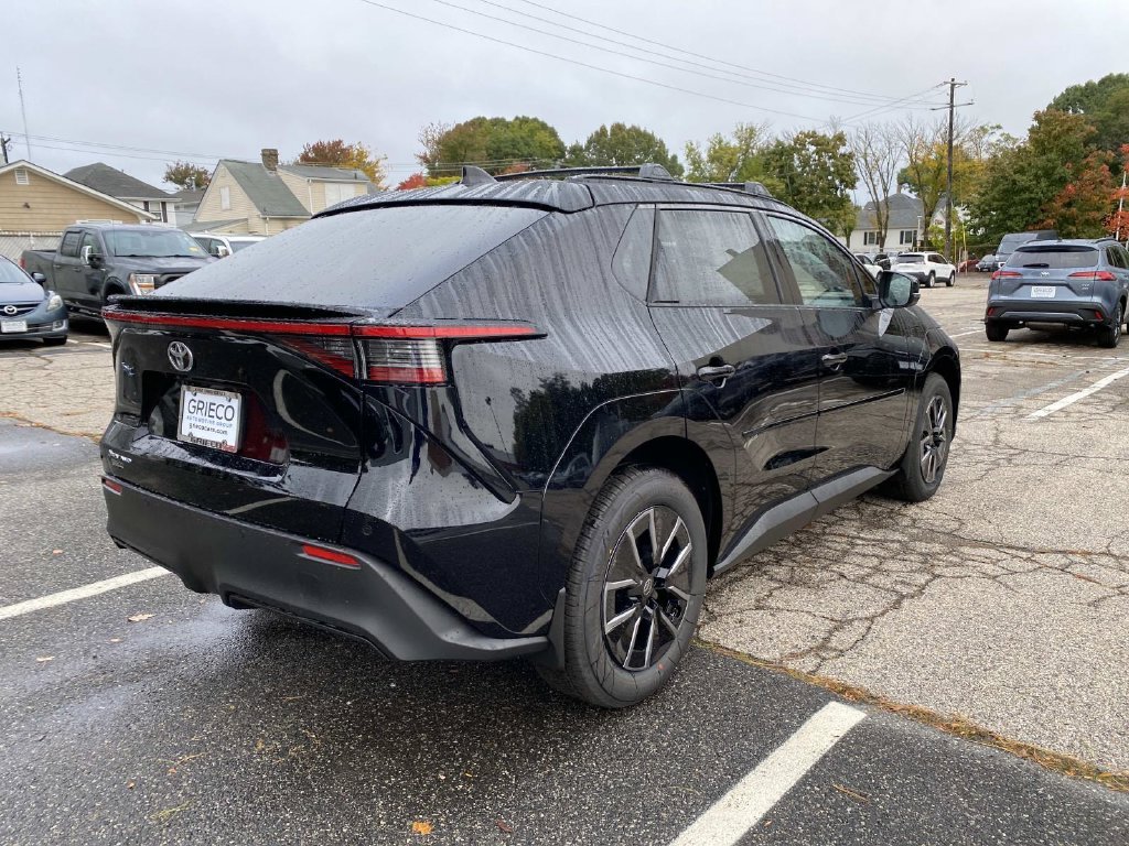 New 2027 Midnight Black Metallic Toyota XLE image 3