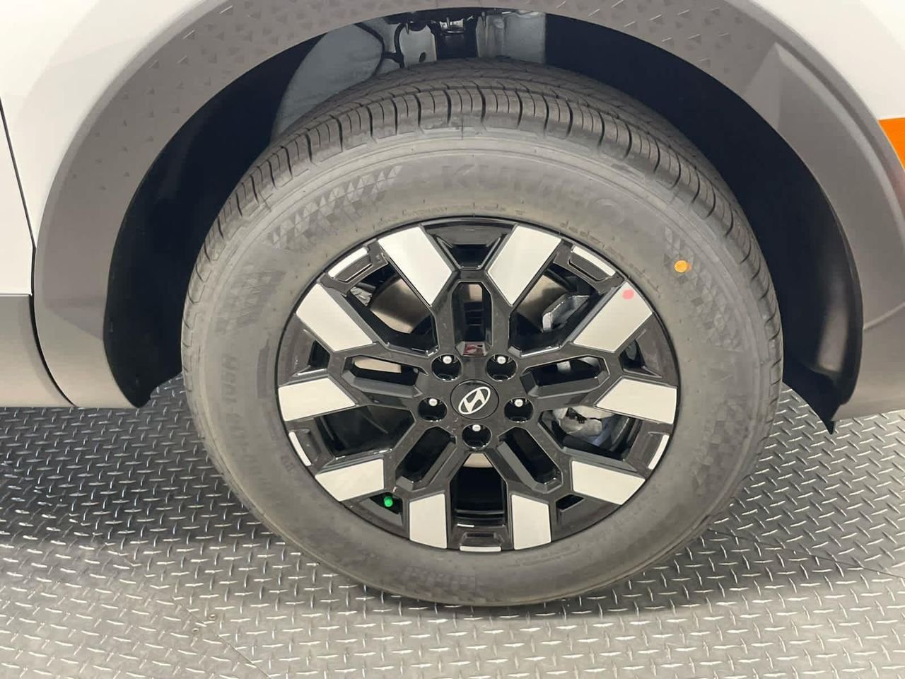 New 2026 Atlas White Hyundai SEL Activity AWD image 19