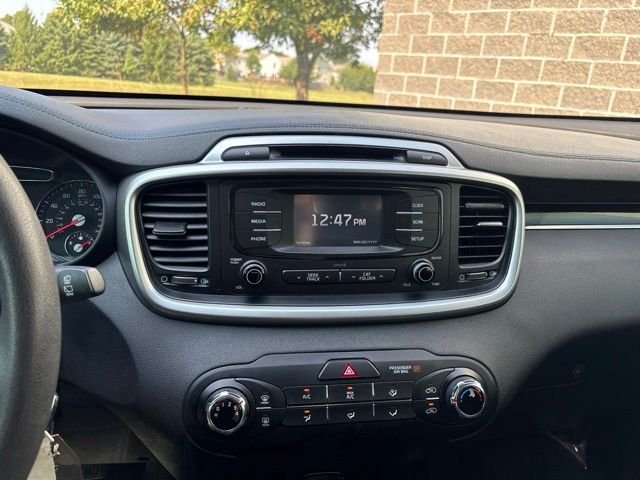 Used 2018 Black Kia LX image 22