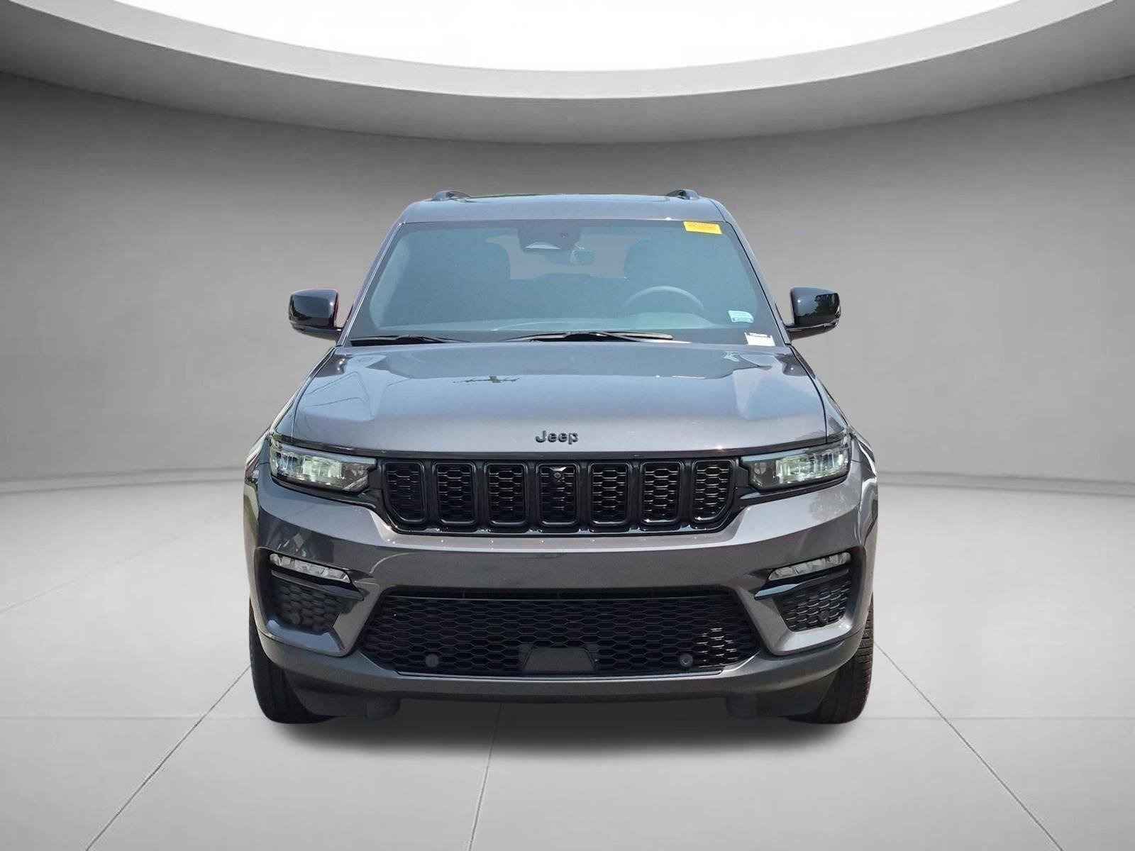 Used 2025 Baltic Gray Metallic Clearcoat Jeep Limited image 8