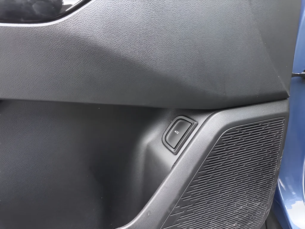 Used 2025 Lakeshore Blue Chevrolet LT image 25