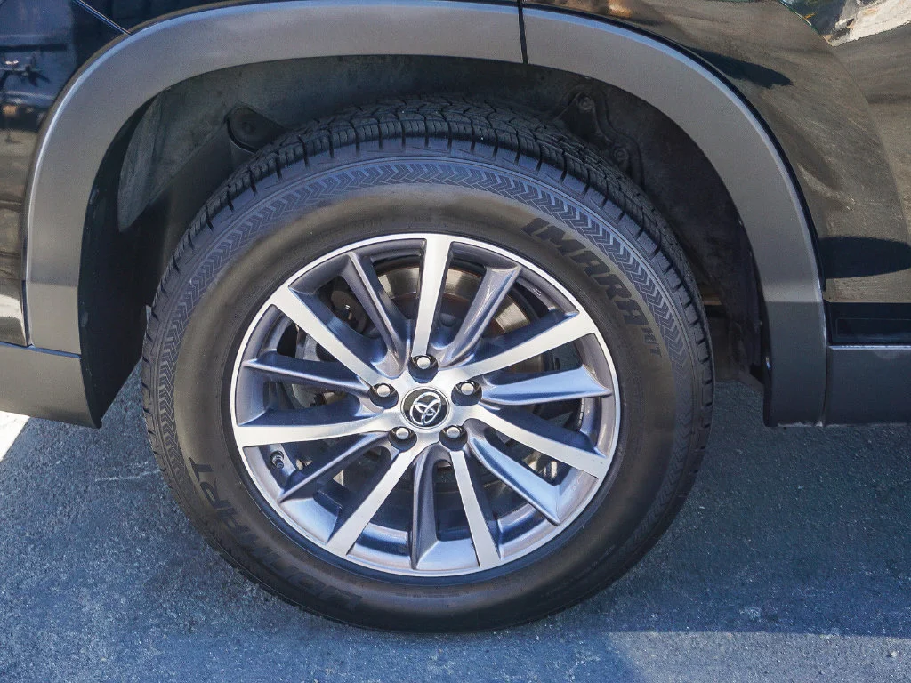 Used 2019 Black Toyota XLE image 8