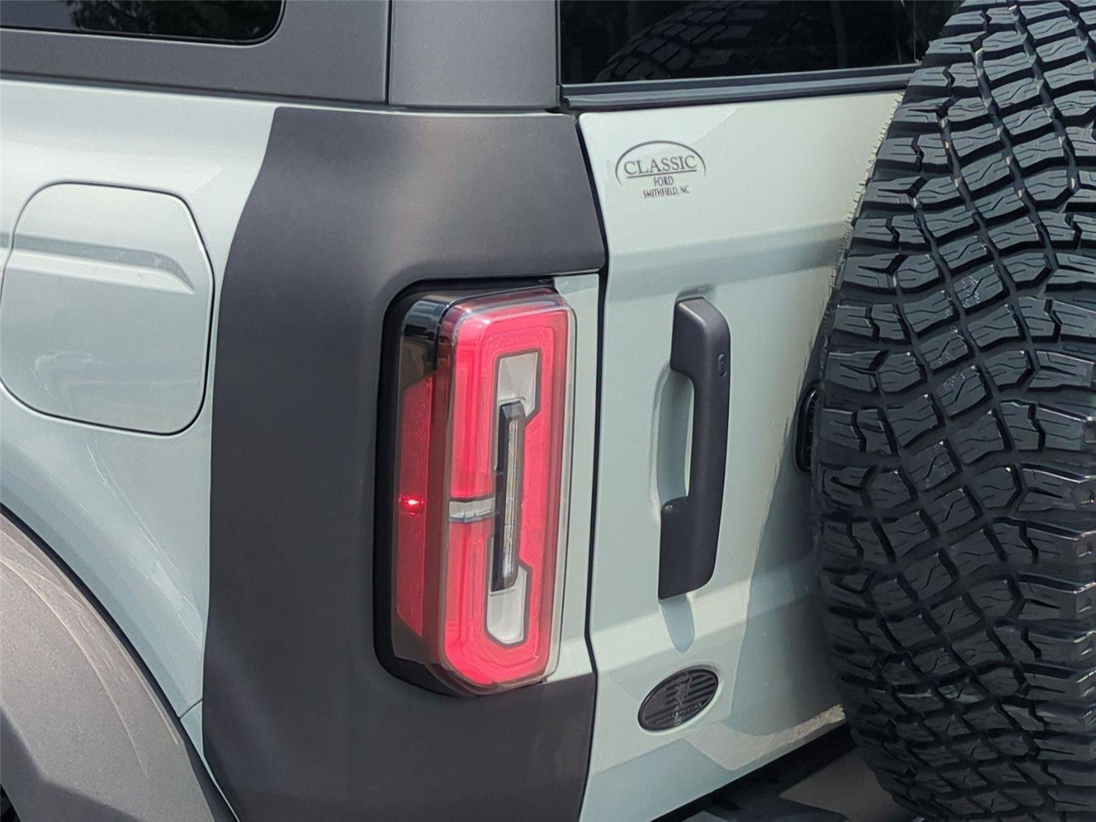 Used 2023 Cactus Gray Ford Wildtrak Advanced image 12