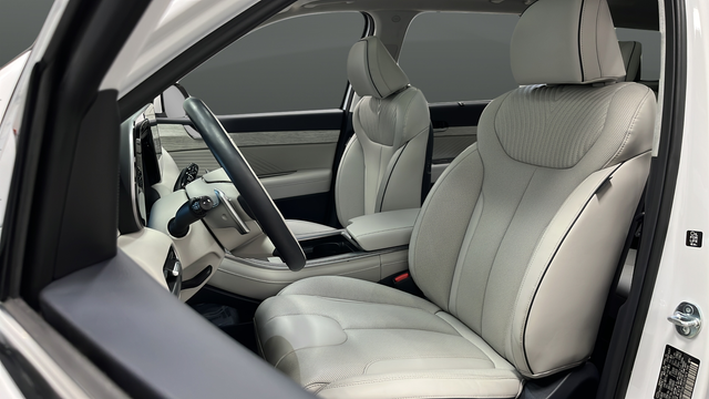 Used 2025 Hyper White Hyundai Calligraphy image 9