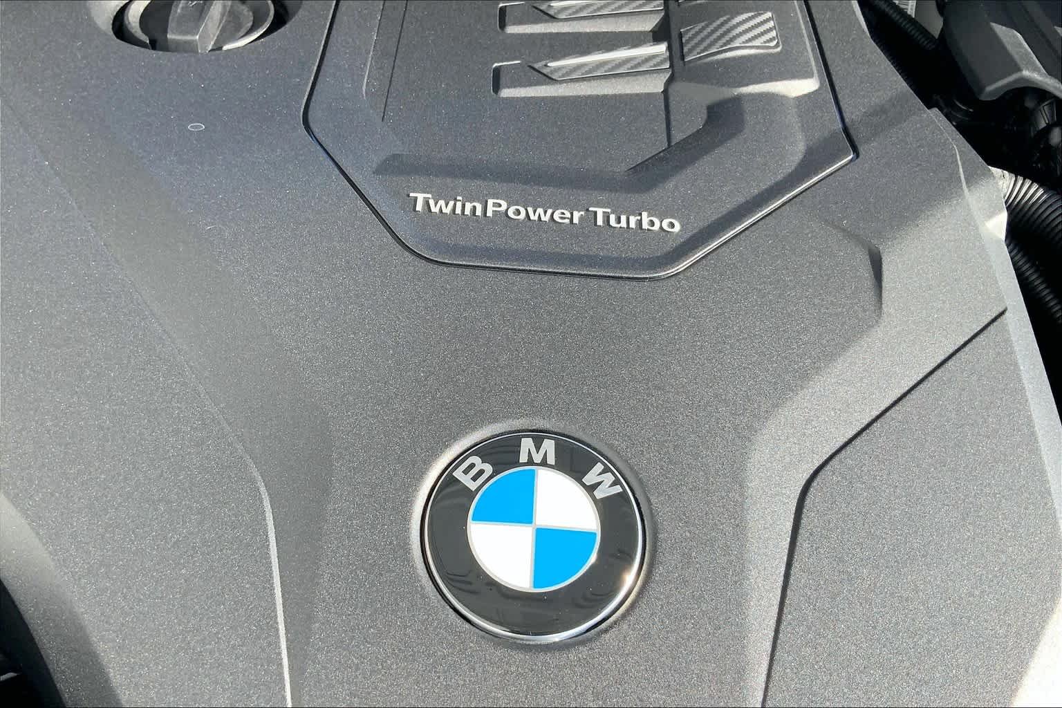Used 2021 Mineral White Metallic BMW sDrive30i image 17