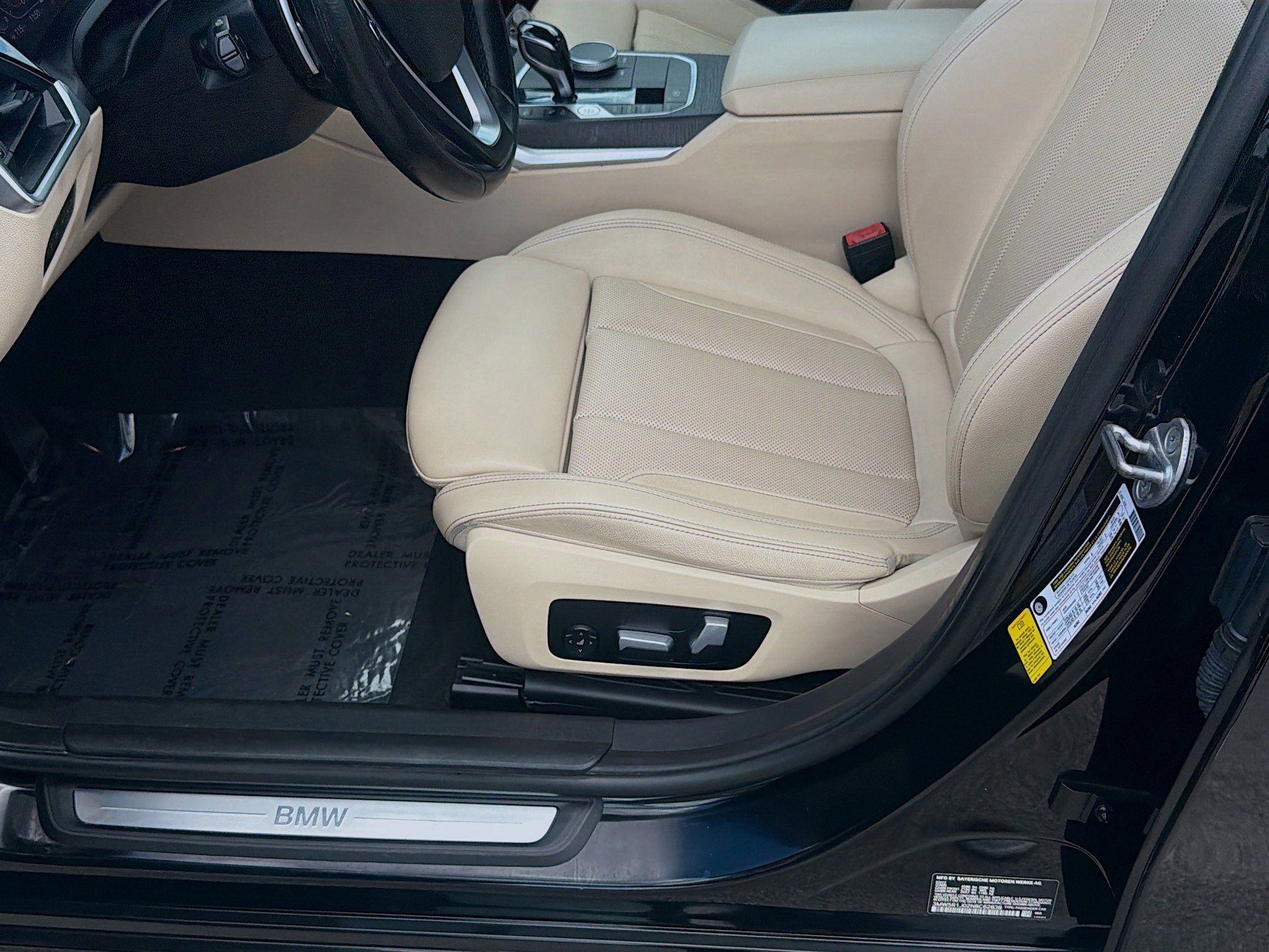 Used 2022 Jet Black BMW 330i image 18