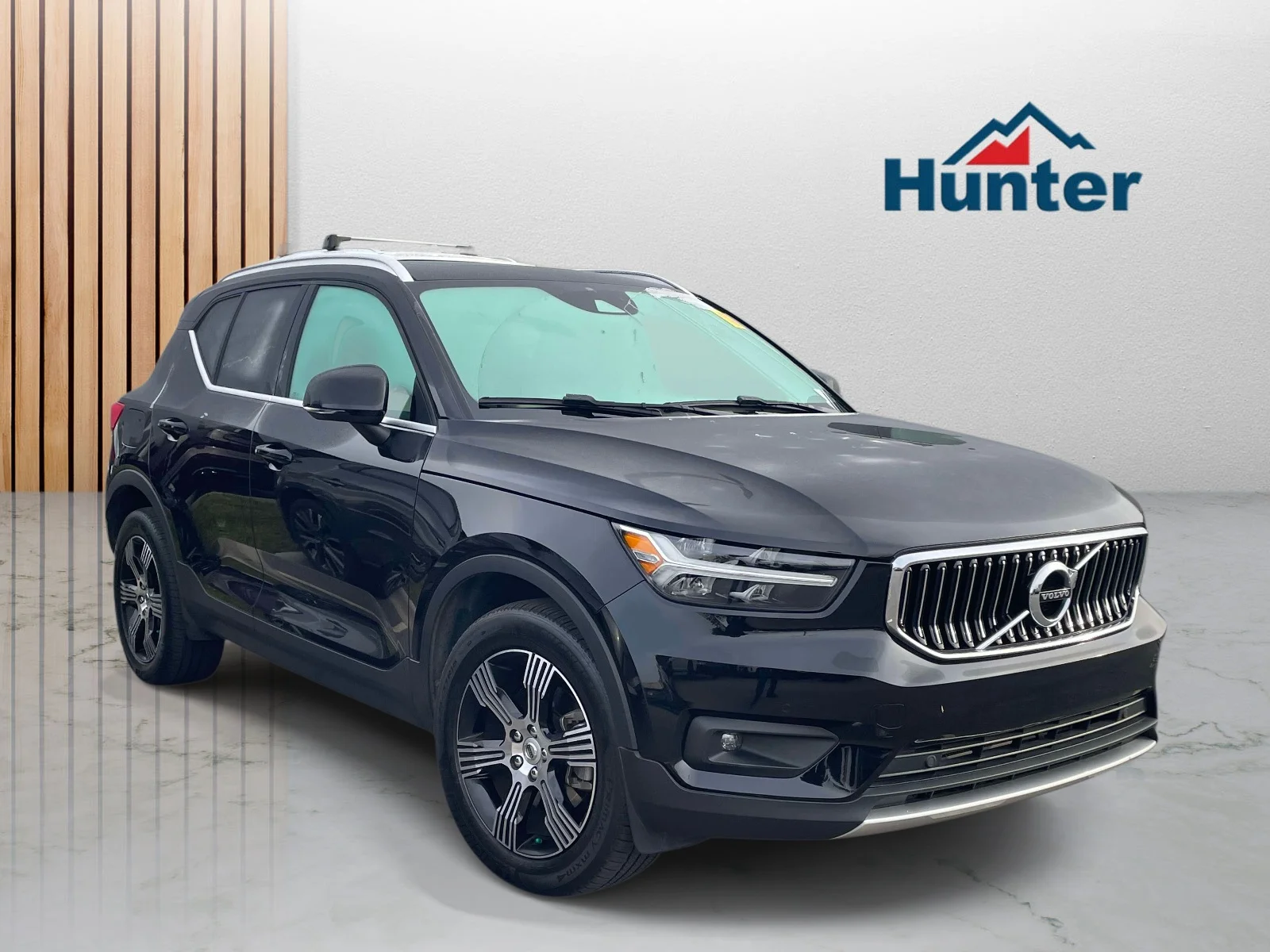Used 2022  Volvo Inscription image 1