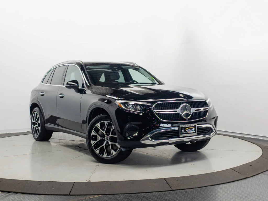 Used 2025 Black Mercedes-Benz GLC 350e image 1