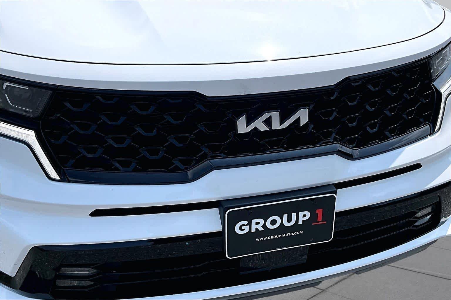 Used 2023 Glacial White Pearl Kia SX image 30
