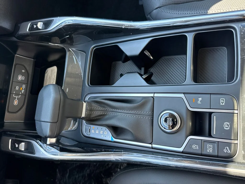 New 2026 Ivory Silver Kia S image 29
