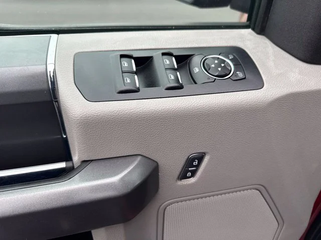 Used 2015 Red Ford XLT image 24