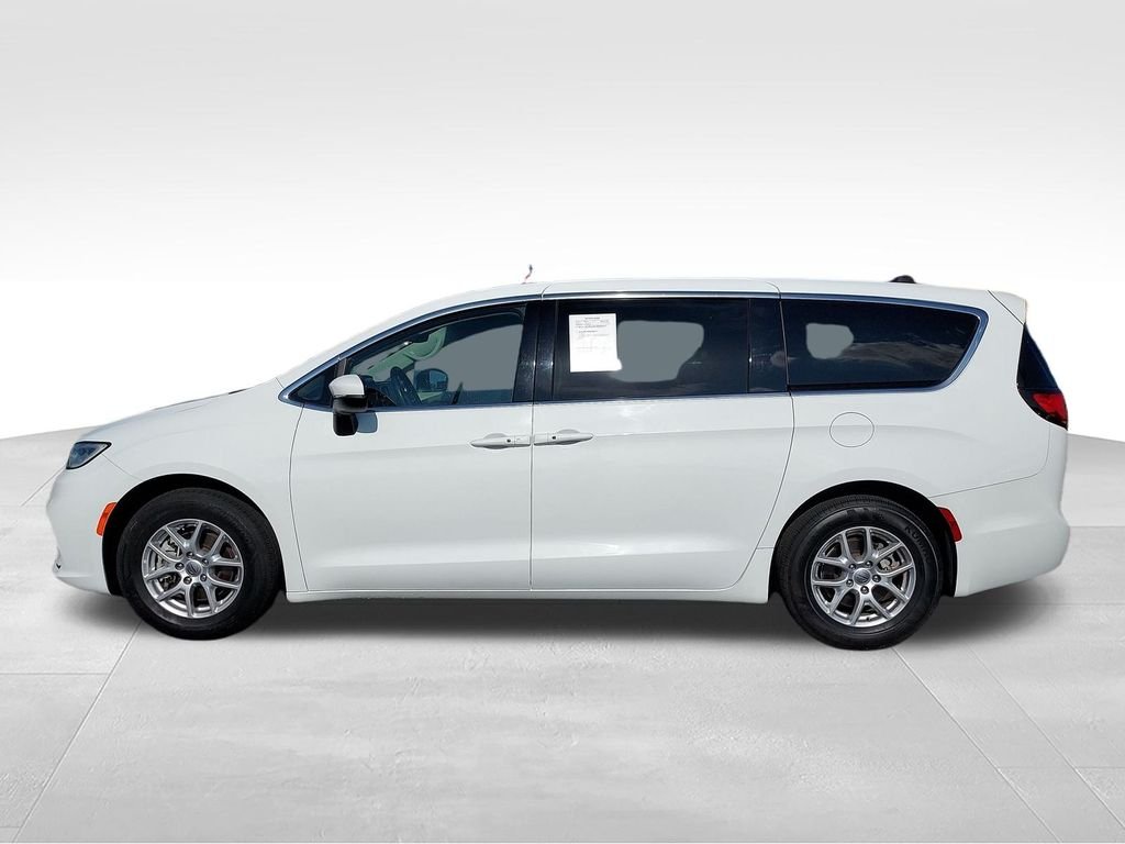 Used 2023 White Chrysler Touring L image 2