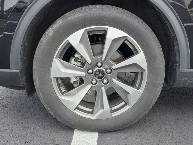 Certified Used 2025 Black Metallic Ford Platinum image 31