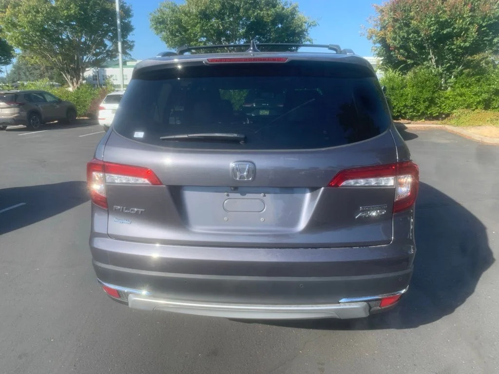 Used 2022 Modern Steel Metallic Honda Touring image 3