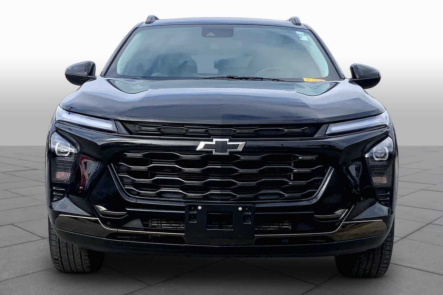 Used 2025 Mosaic Black Metallic Chevrolet ACTIV image 4