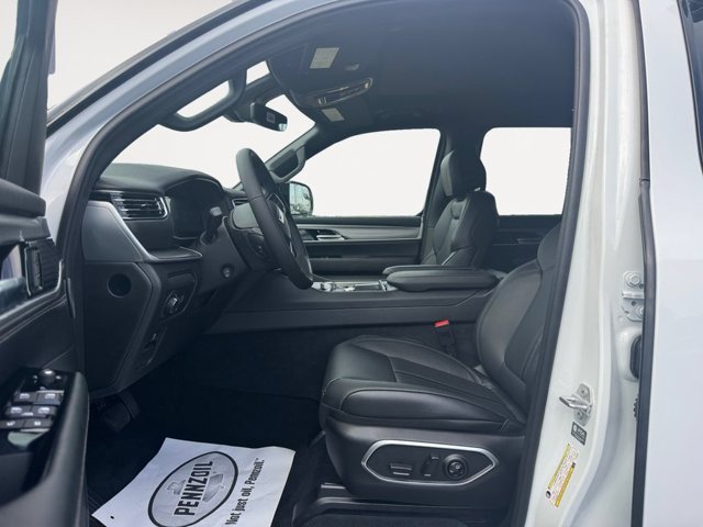 New 2026 Bright White Clear-Coat Exterior Paint Jeep Upland image 9