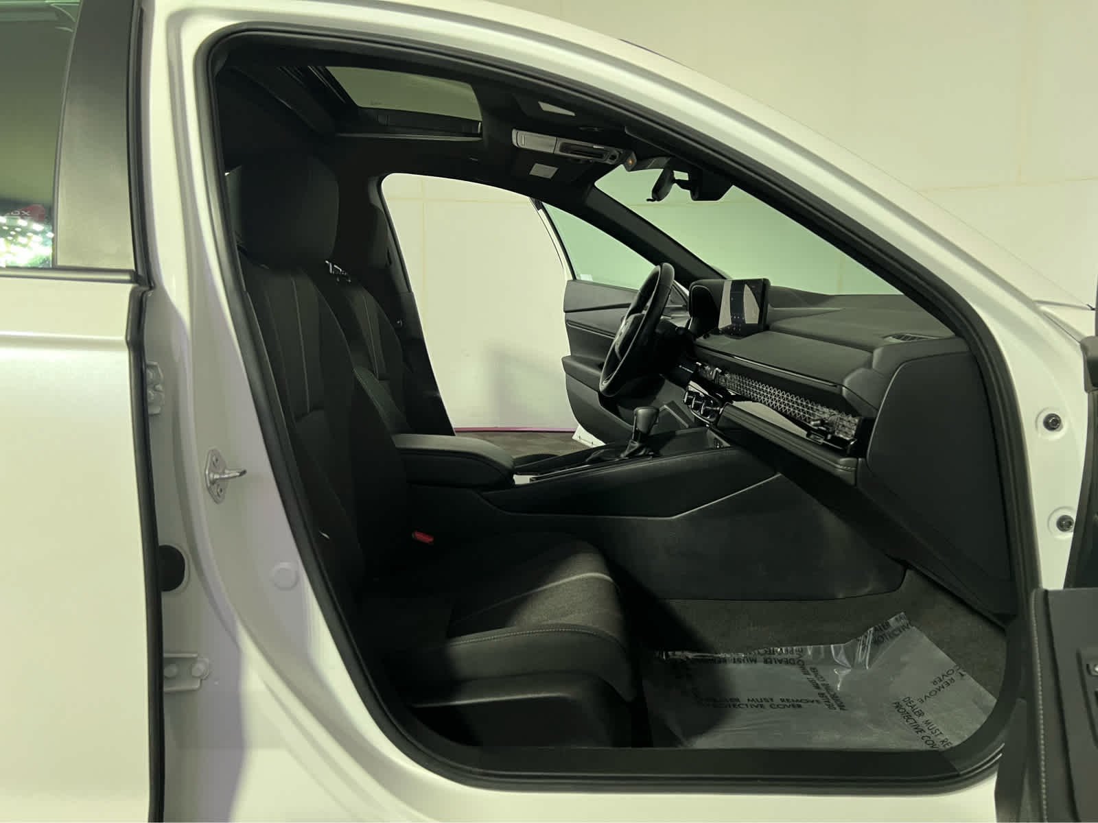Used 2025 Platinum White Pearl Honda Sport image 28