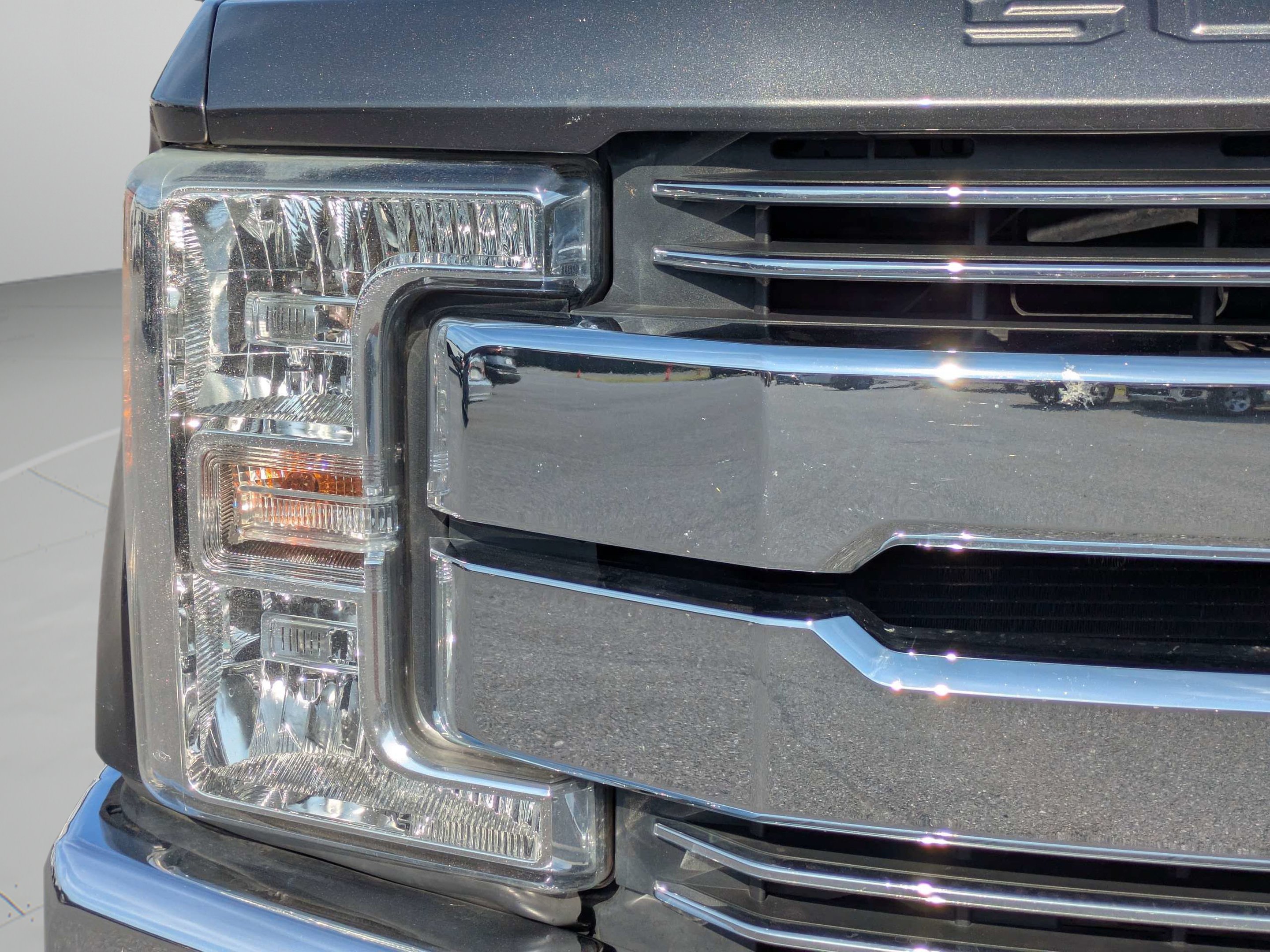 Used 2017 Magnetic Ford Lariat image 29