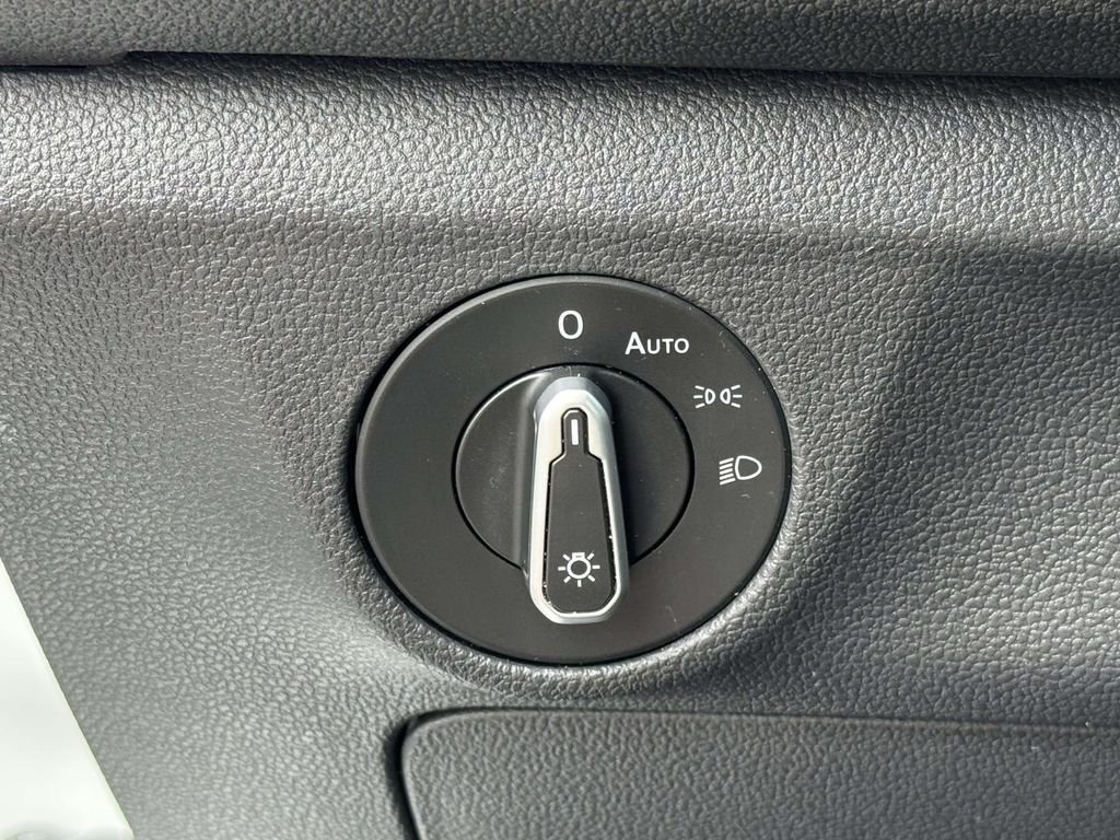 2021 Volkswagen Jetta SE - Photo 28