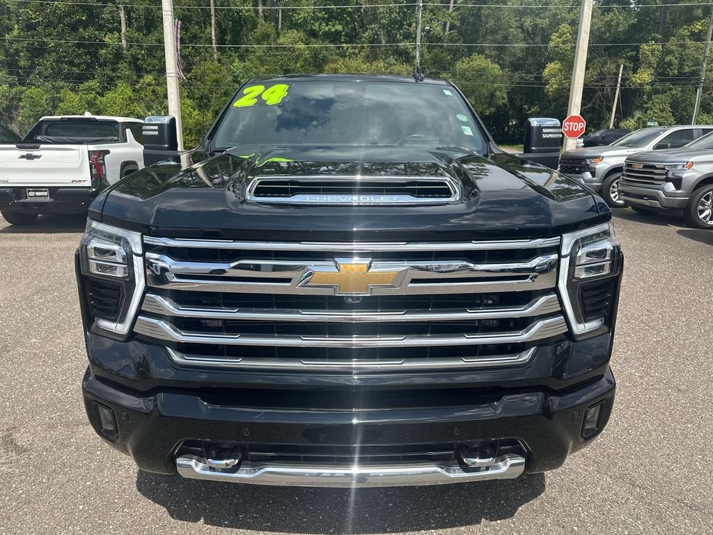 Used 2024 Black Chevrolet High Country image 11