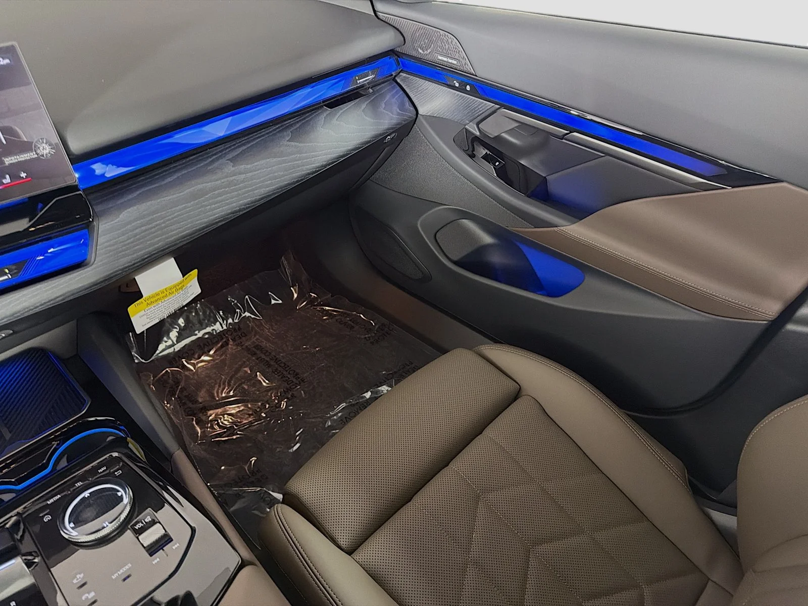 New 2027 Alpine White BMW eDrive40 image 25