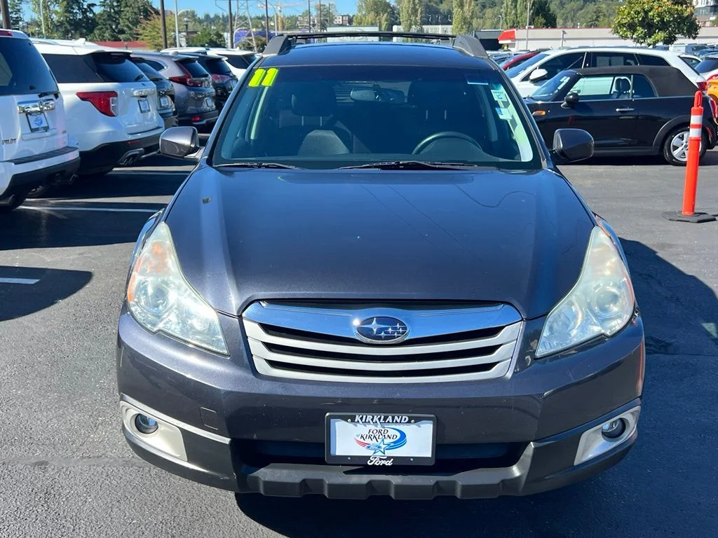 Used 2011 Graphite Gray Metallic Subaru 2.5i Premium image 5
