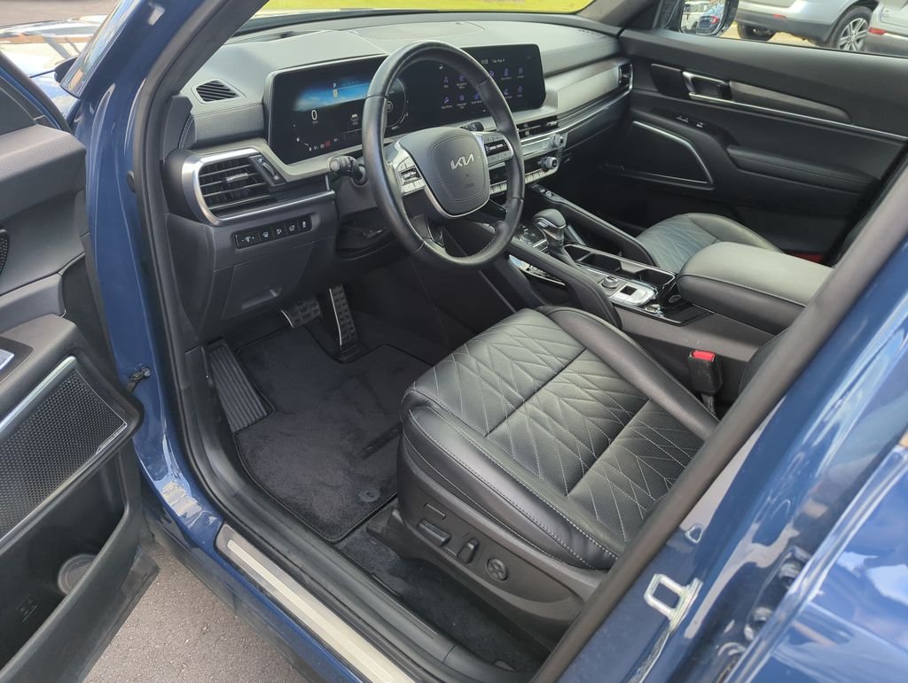 Used 2024 Black Kia SX-Prestige X-Line image 11