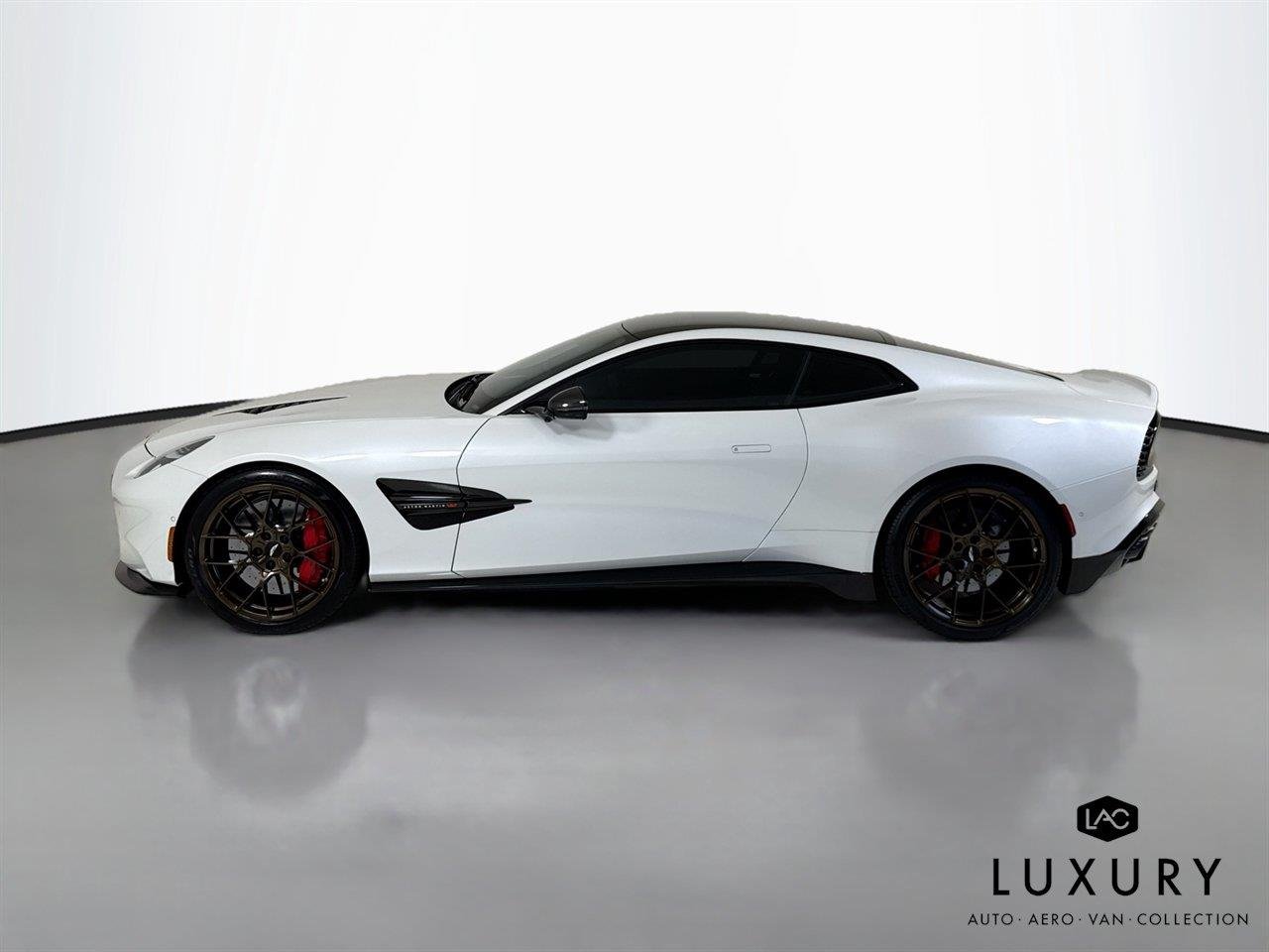 Used 2025 Lunar White Aston Martin  image 9