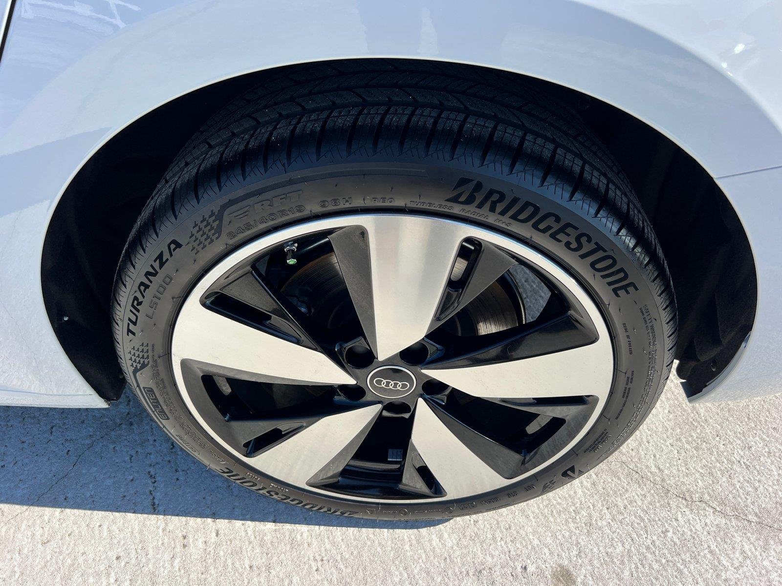 Used 2025 Glacier White Metallic Audi Premium image 20