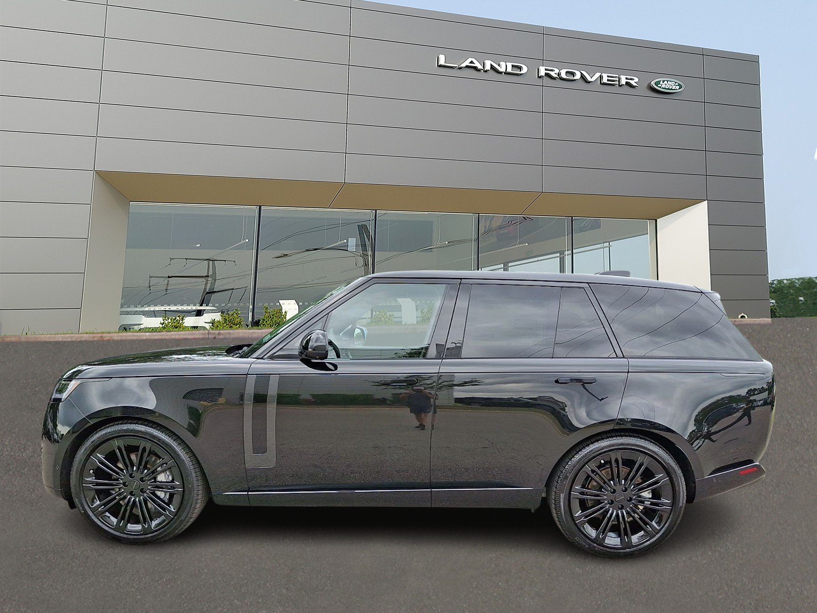 New 2026 Santorini Black Land Rover P400 SE image 6