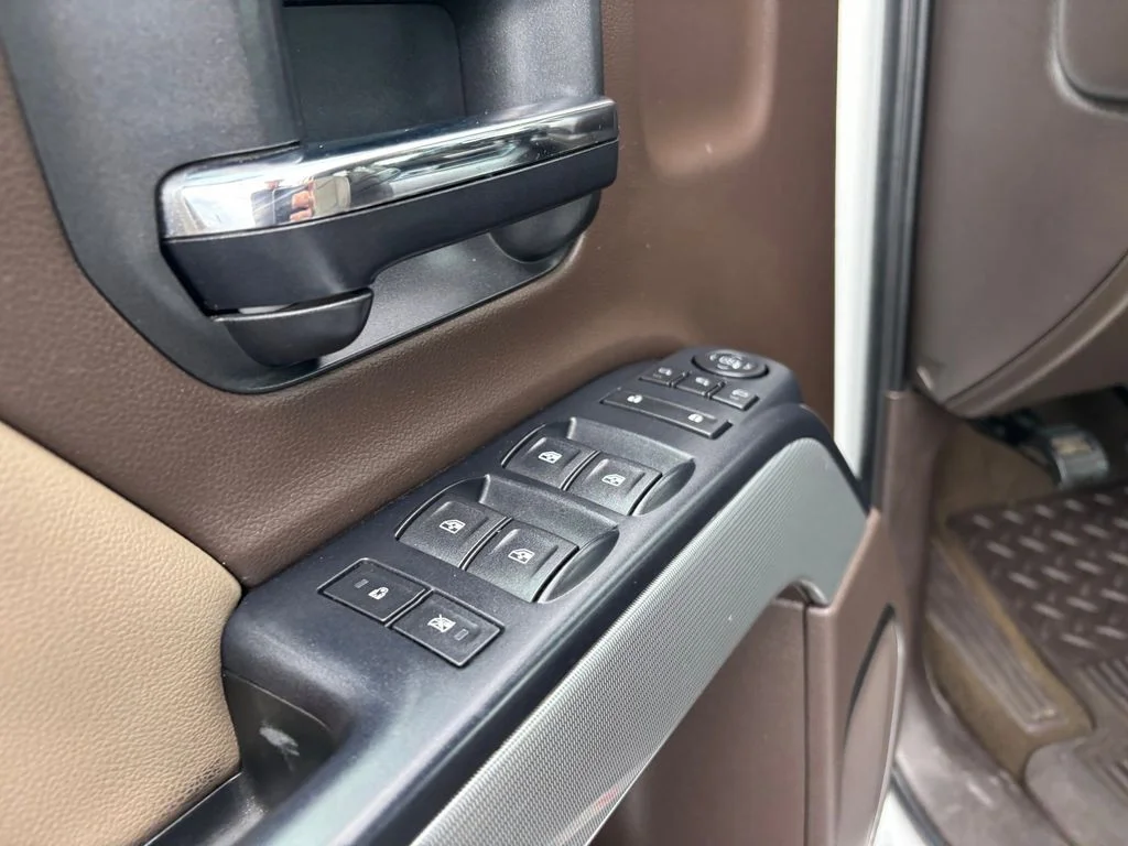 Used 2015 White Chevrolet LTZ image 22