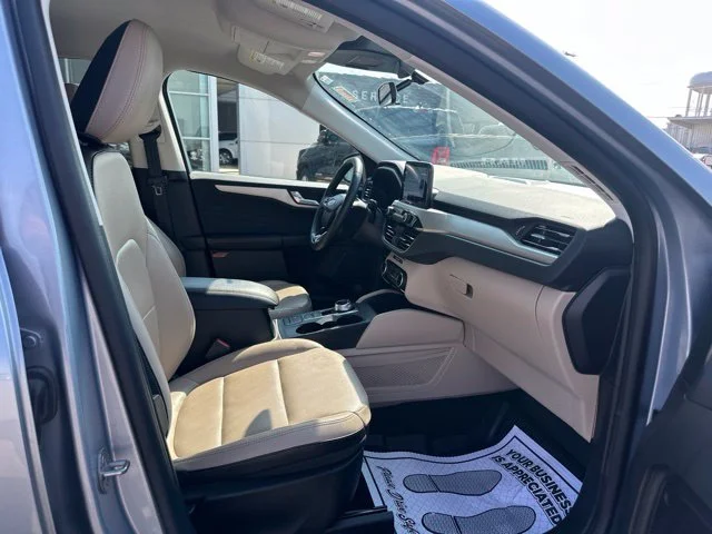Used 2022 Blue Silver Metallic Ford SEL image 8