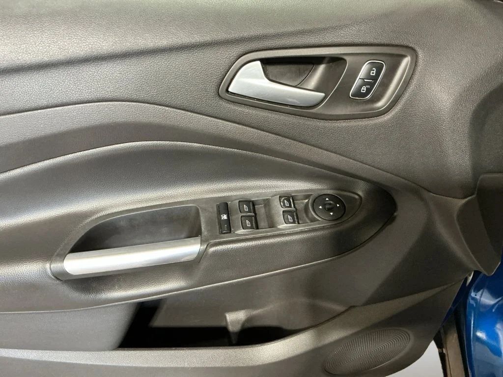 Used 2017 Blue Ford SE image 10