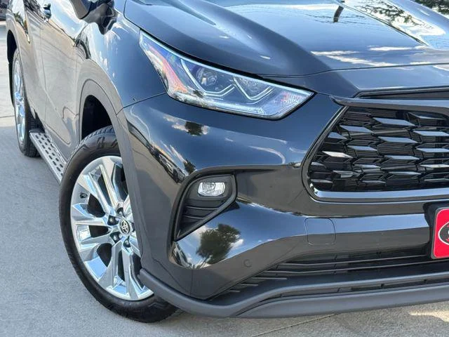 Certified Used 2025 MIDNIGHT BLACK METAL Toyota Limited image 38