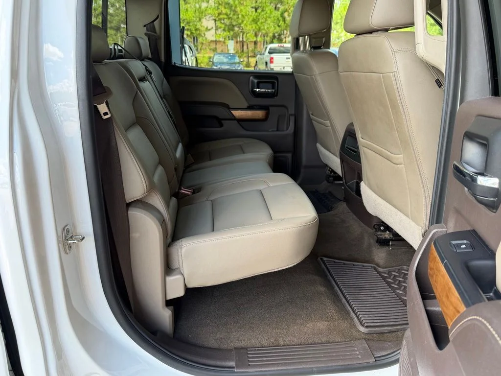 Used 2018 White Chevrolet LTZ image 9