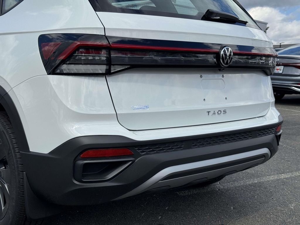 New 2026 White Volkswagen 1.5T S image 11