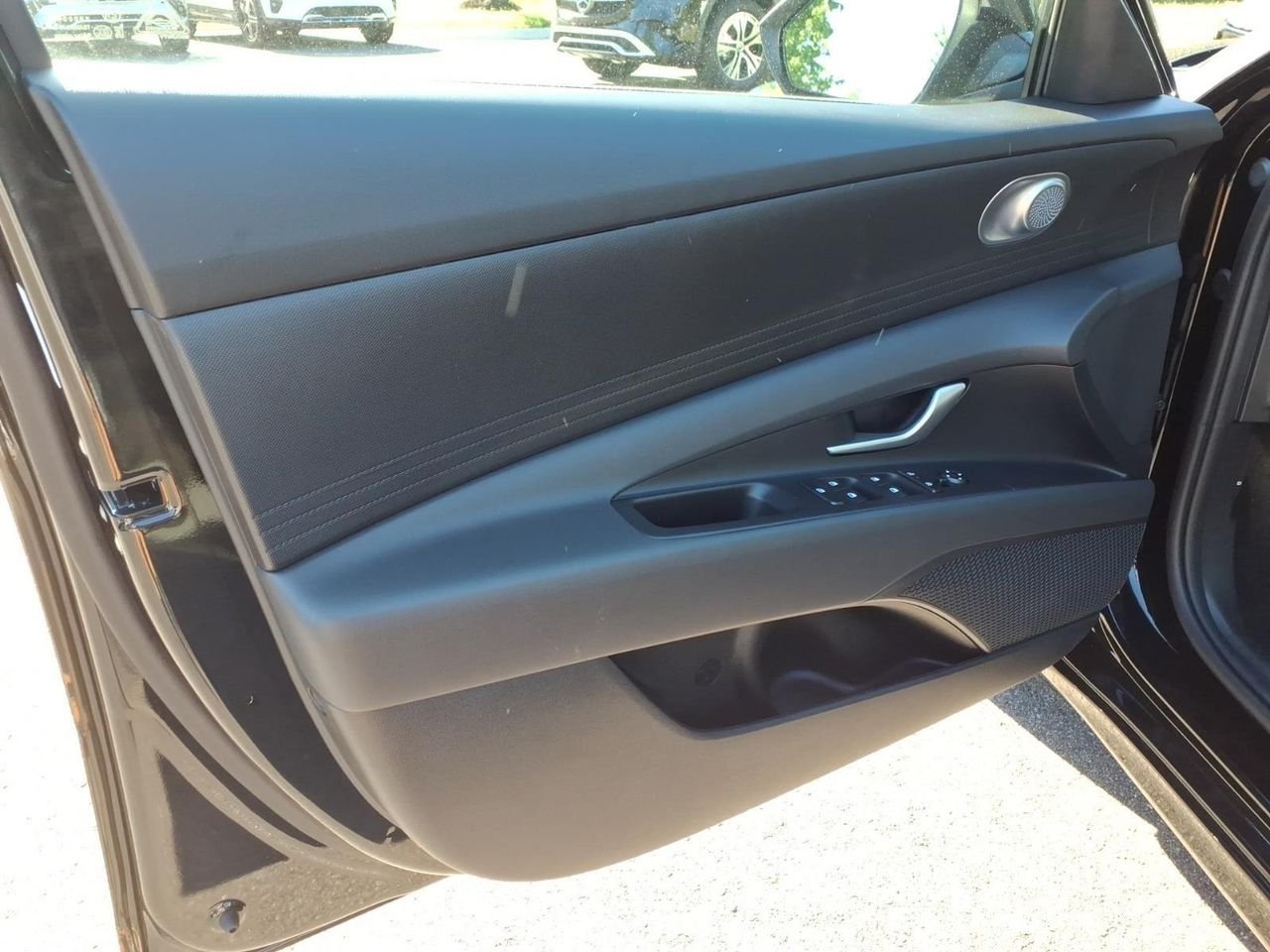 New 2026 Abyss Black Hyundai SE image 10