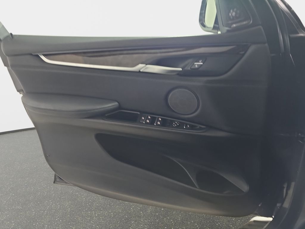 Used 2015 Dark Graphite BMW xDrive35i image 30