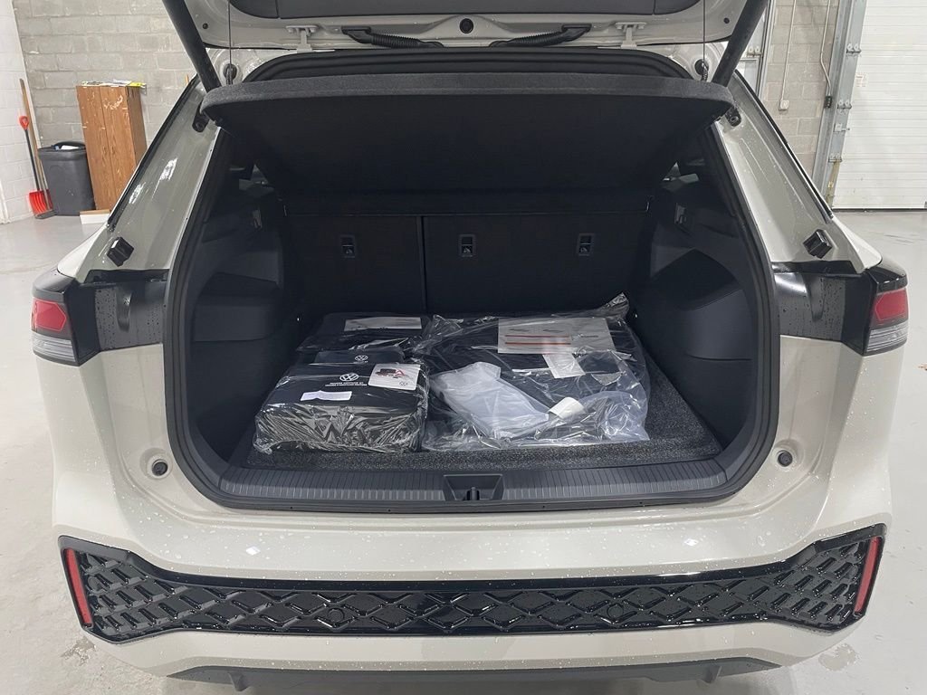 New 2026 Silver Volkswagen SE R-Line Black image 14