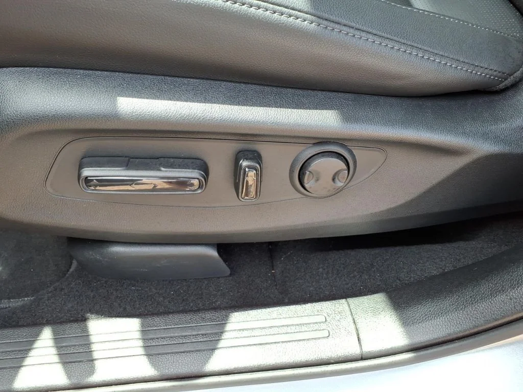 Used 2026 Silver Honda EX-L image 33