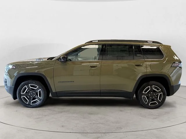 New 2026  Jeep Laredo image 2