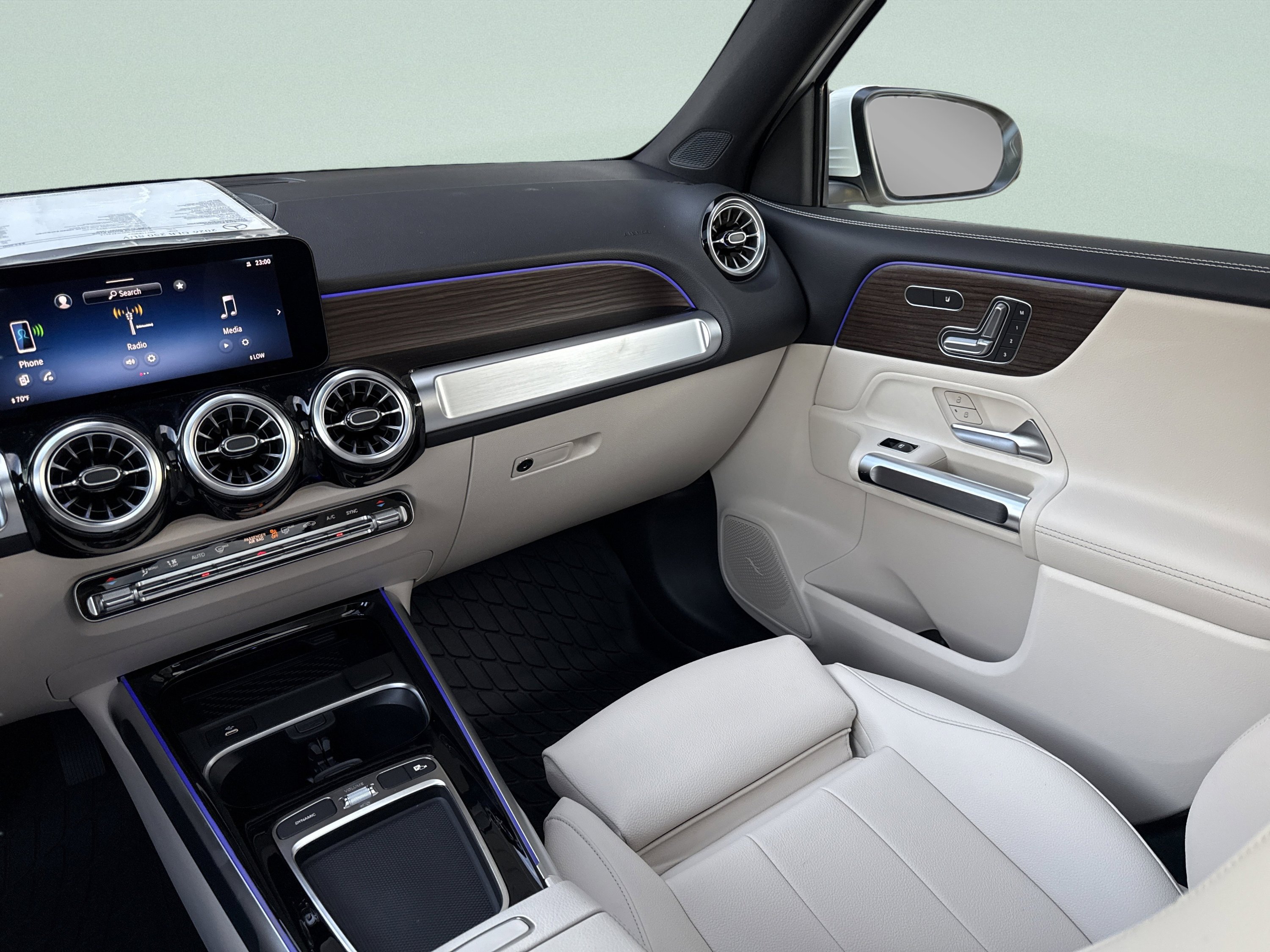 New 2026 Polar White Mercedes-Benz GLB 250 image 41