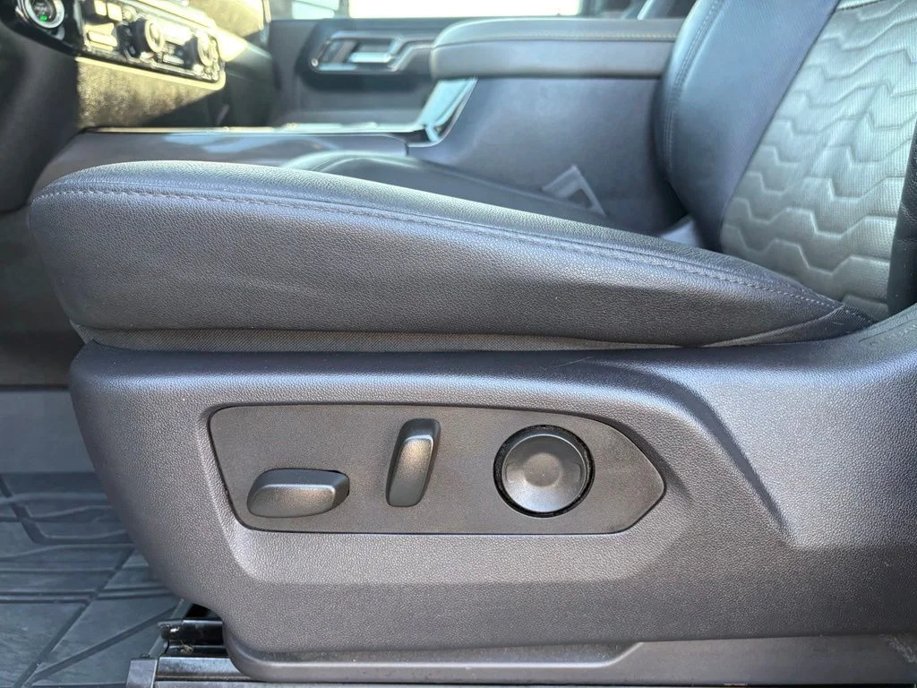 Used 2024 White Chevrolet ZR2 image 10