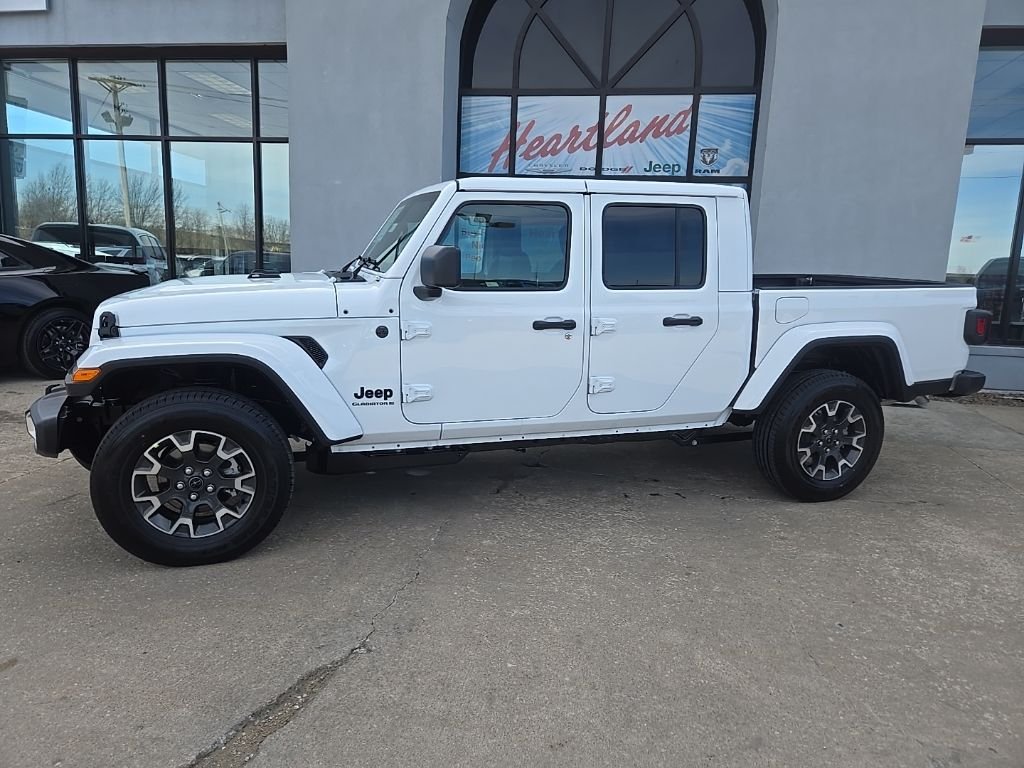 New 2026 Bright White Clear-Coat Exterior Paint Jeep Sahara image 5