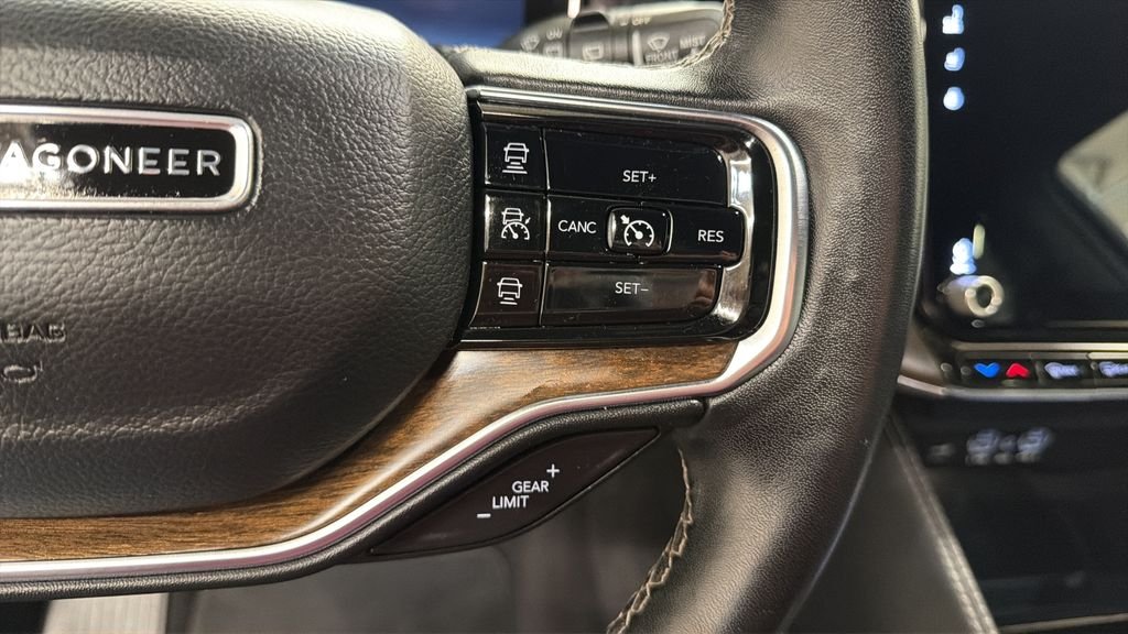 Used 2024 Black Jeep L image 20