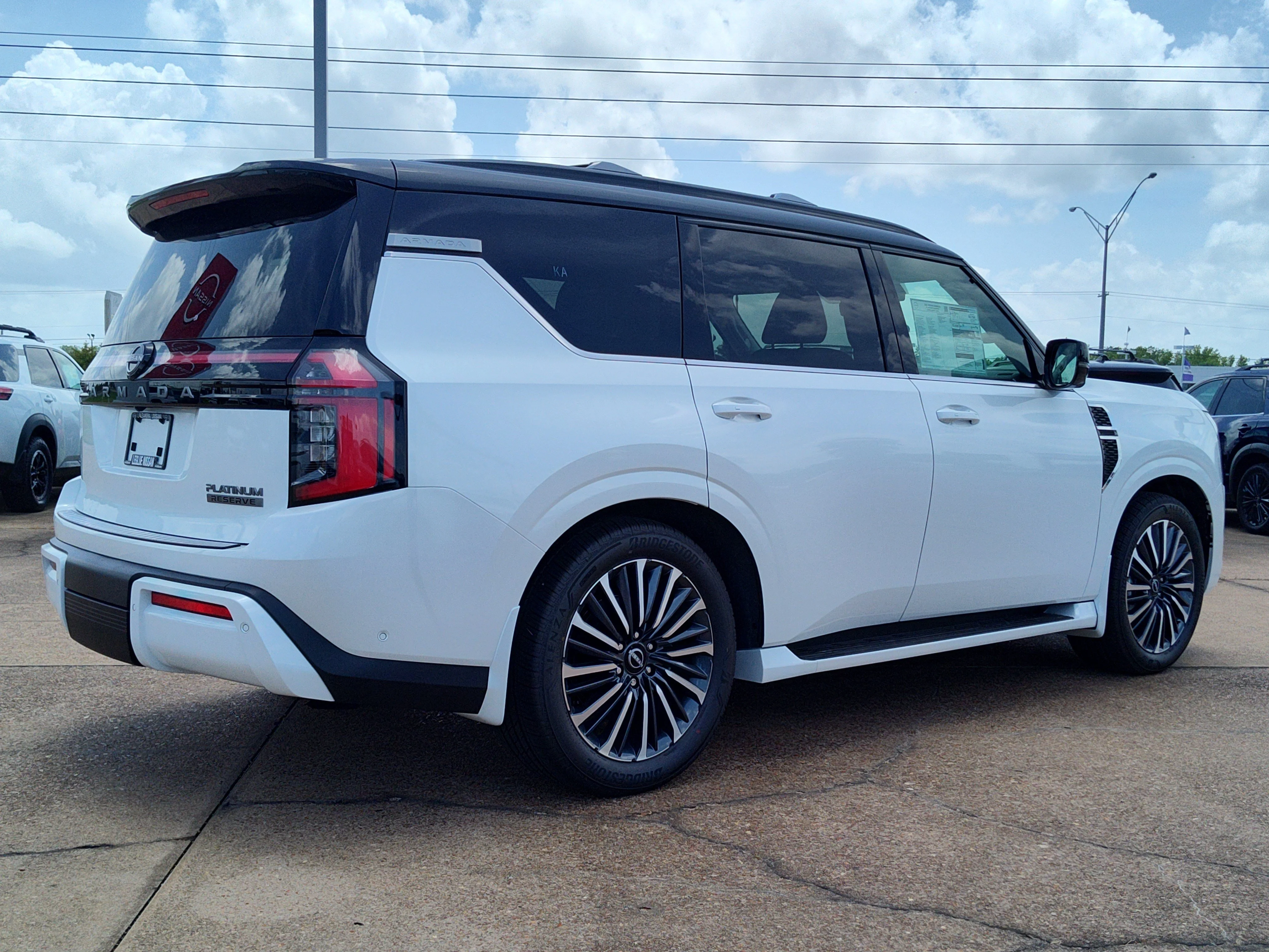 New 2026 Everest White TriCoat / Super Black Two-tone Nissan Platinum Reserve image 5