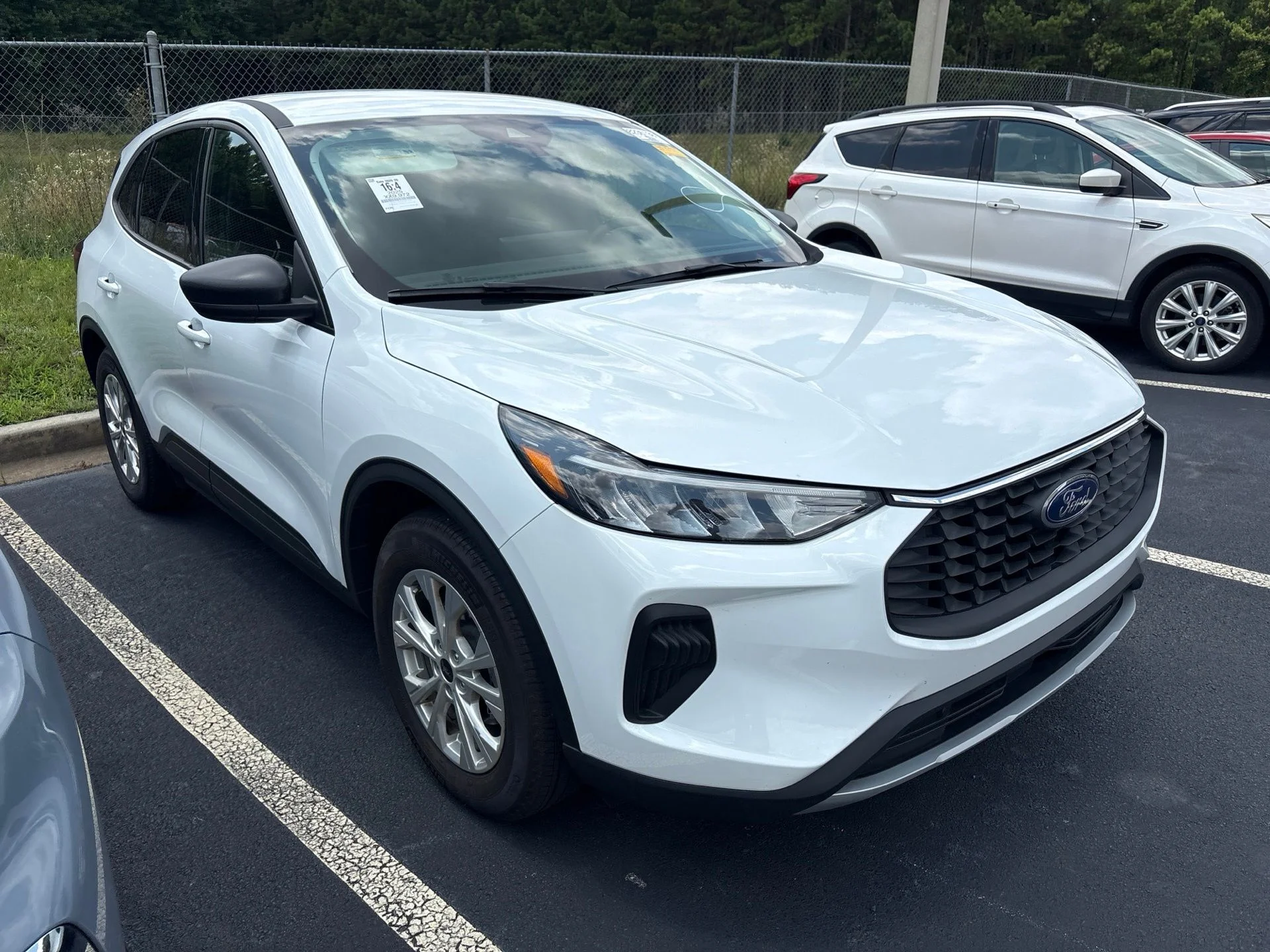 Used 2025 Oxford White Ford Active image 2