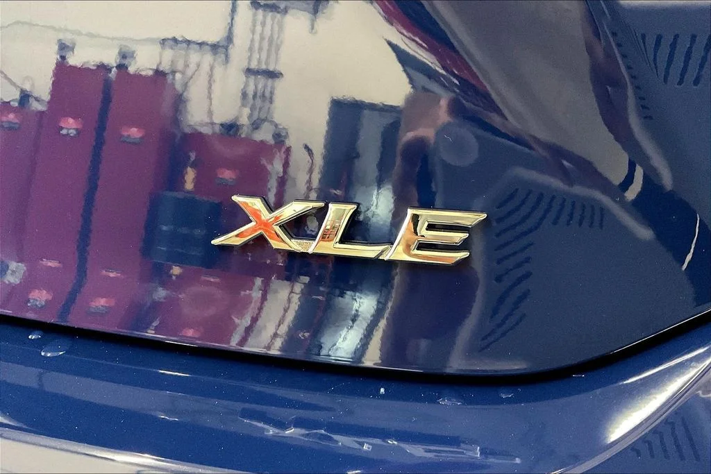 New 2026 Reservoir Blue Toyota  XLE image 15