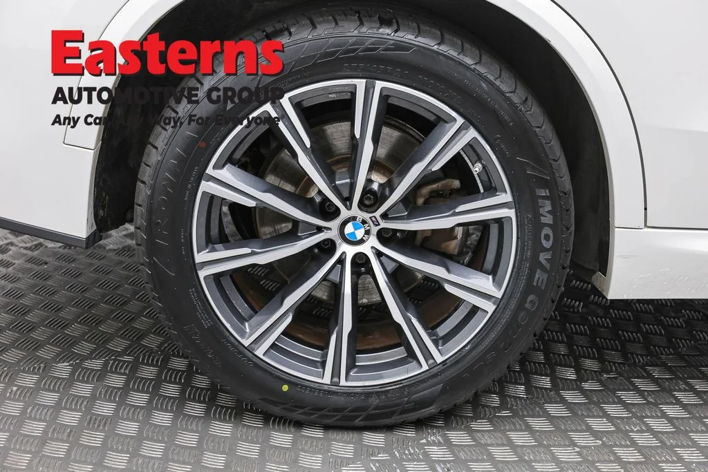 Used 2023 White BMW xDrive40i image 32
